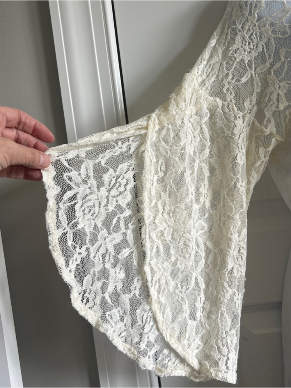 WE THE FREE Free People Wildlands Graphic Lace Bell Sleeve Oversized Size Small - Picture 6 of 11